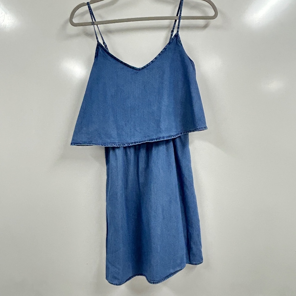 Old Navy XS Chambray Tiered Slip Dress | Blue Denim Look Spaghetti Strap Mini |